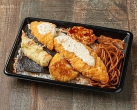 ファミマ、定番弁当の値段そのまま “ちょっとおトクに” 第2弾　海苔弁当･ロースかつカレーをラインアップ