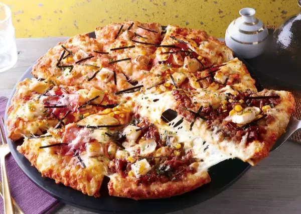 ピザーラ、月見シーズンに「もちっと和風クォーター」発売 「サクッと月見パイ」や「お月見セット」も期間限定で登場