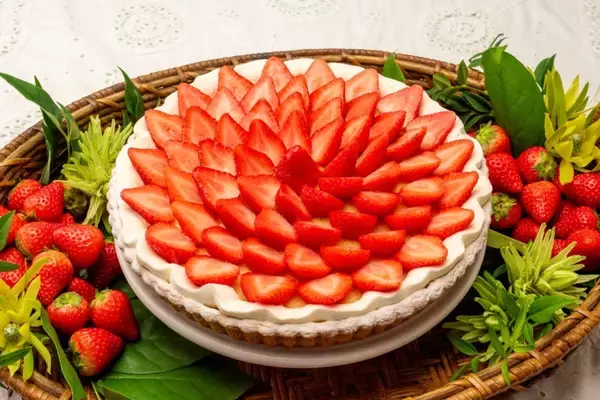 「紅ほっぺ・あまおう・きらぴ香など…クリスマス限定のイチゴタルトなど6日間限定で販売【キル フェ ボンのクリスマス】」の画像
