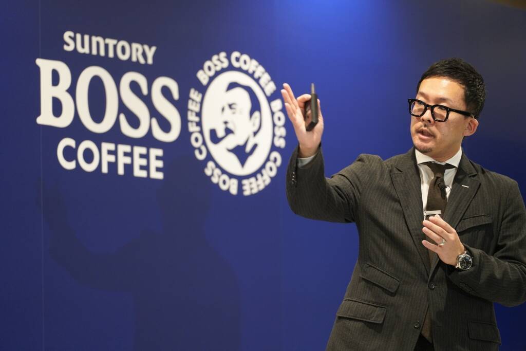 カフェイン200mg「ボス カフェイン」ホワイトカフェ･キャラメルカフェ発売、エナジードリンクに加えて新たな選択肢/サントリー食品インターナショナル