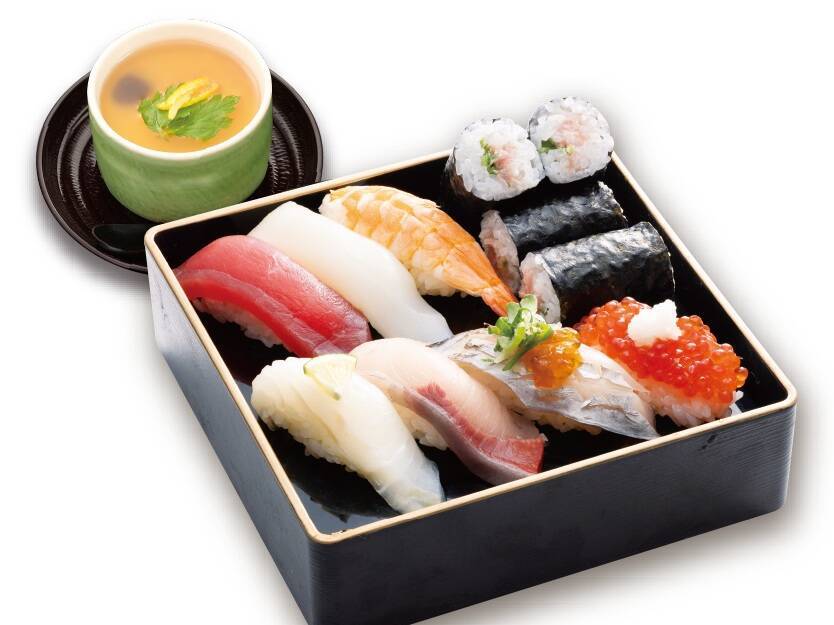 にぎりの徳兵衛「ぶりと北海祭り」/えび味噌とお頭の素揚げ付きの『ぼたん海老』や高級白身『きんき』、北海道産『ひらめ』など