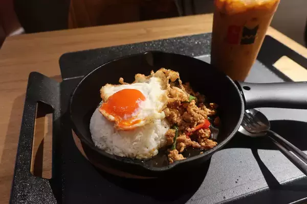 グルメ激戦区の大阪・福島にガパオライス専門「ガパオモンスター」開業　リアルなタイの食文化を発信