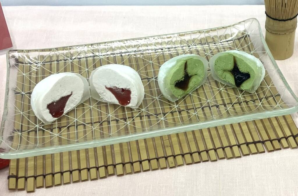 モスバーガー、白桃×レモンの爽快ドリンク＆井村屋とのコラボスイーツの“アイスわらび餅”発売