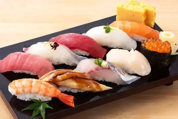 寿司盛り合わせが“半額”に　3100円→1550円、3480円→1740円　新店オープン【築地日本海 築地本店】