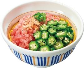【なか卯】「かつお節オクラまぐろたたき丼」を新発売、かつお節とオクラがまぐろの旨みを引き立てる夏らしい一杯