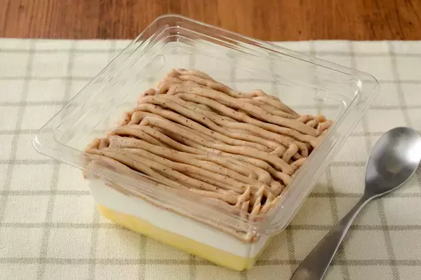 「【ローソン】週末限定『よくばりスイーツ』4品発売、重量感のある「クリームケーキ」「モンブラン」など金･土･日のみ納品」の画像