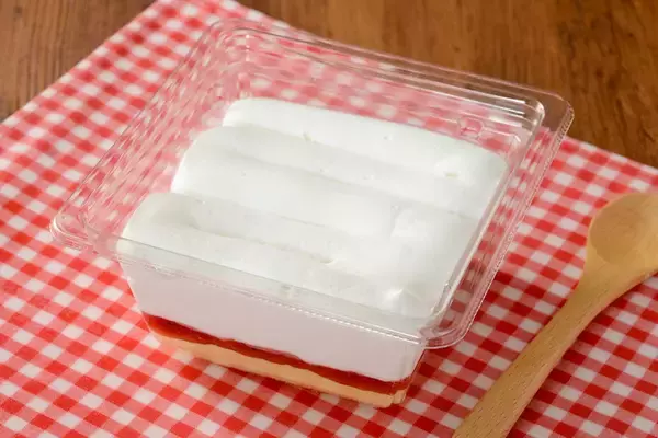 「【ローソン】週末限定『よくばりスイーツ』4品発売、重量感のある「クリームケーキ」「モンブラン」など金･土･日のみ納品」の画像