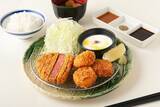 「牛カツ専門店で冬季限定「牛カツと帆立カツ膳」販売」の画像1