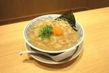 「丸源ラーメン、ボリューム満点の油そば再登場　熟成醤油の濃厚な味わい」の画像4