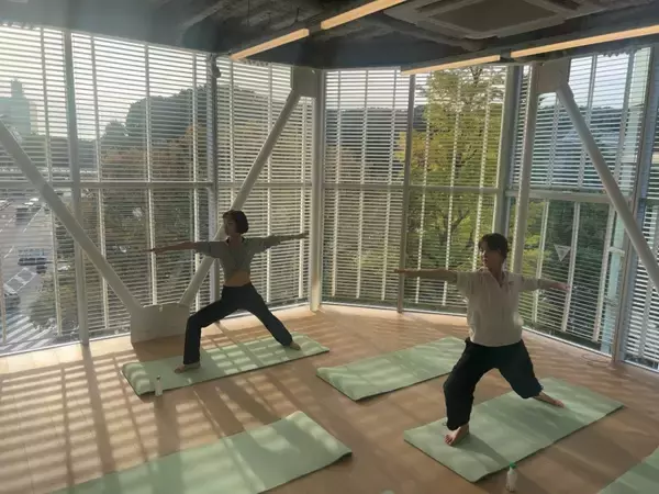 「「THE MATCHA TOKYO」旗艦店が原宿にオープン、カフェのほか茶室やヨガも楽しめる抹茶の体験空間」の画像