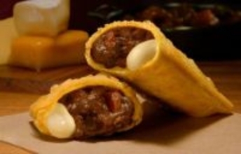 【マクドナルド】新登場“冬限定のお食事パイ”「とろ～り3種のチーズのビーフシチューパイ」発売