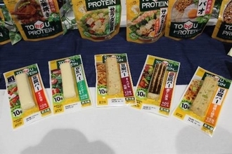 アサヒコ新商品発表、「豆腐バー」とオイル調味料を合わせた「サラダ豆腐」など発売