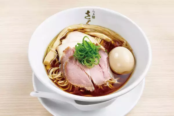 醤油らぁ麺「880円」が「500円」で食べられる、背脂醤油らぁ麺も「500円」　看板メニューが両方ワンコイン【記念イベント開催】