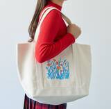 「【福袋】Afternoon Tea、バッグに紅茶とクッキーを詰め合わせ 「ニューイヤーズバッグ2026」予約販売【ティールーム】」の画像1