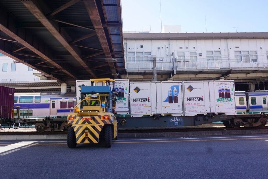 ネスレ日本、土浦発の貨物鉄道新ルート始動  JR貨物グループと連携し東北向けボトルコーヒー輸送を安定化