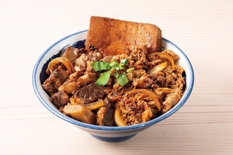 牛丼と肉めしを一度に味わえる「牛丼肉めし」販売中　肉量「1.5倍」サイズも【肉めし岡もと】
