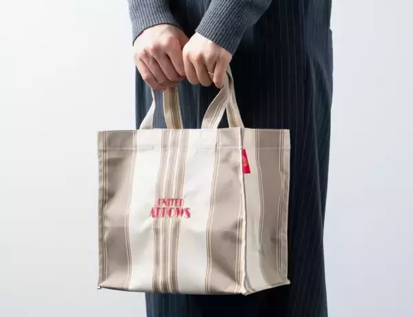 「【成城石井】ユナイテッドアローズと初コラボ　限定バッグ発売、ワイン収納も」の画像