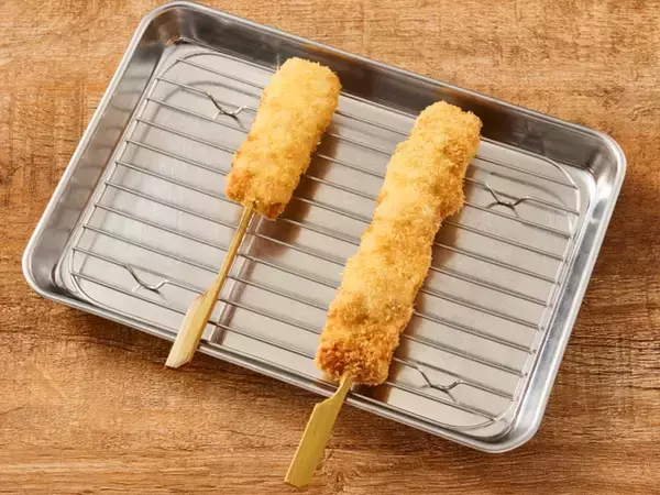 「串カツが値段そのままで「最大2倍」にデカくなる　豚もレンコンもチーズも…一品メニューまで（対象11品）　名前が「タナカ」さんは全員割引」の画像