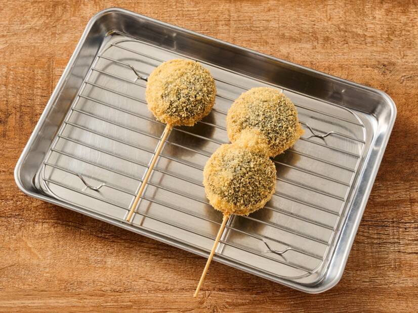 串カツが値段そのままで「最大2倍」にデカくなる　豚もレンコンもチーズも…一品メニューまで（対象11品）　名前が「タナカ」さんは全員割引