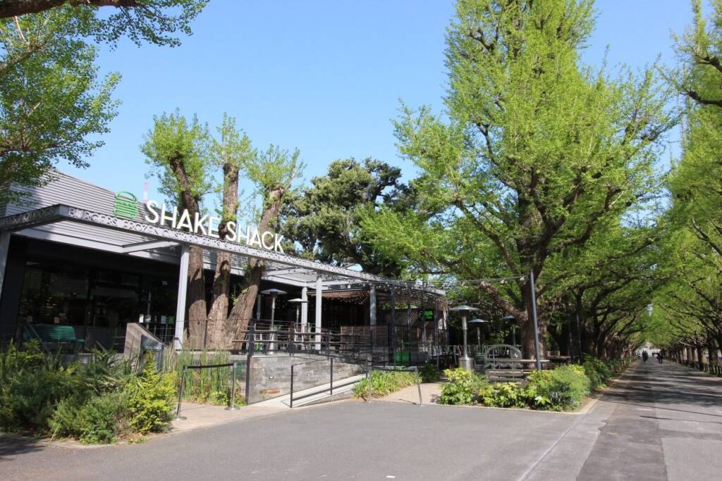 シェイク シャック、日本上陸10周年で特別メニュー発売/ミシュラン2つ星 日本料理店「傳」と再コラボ【2日間限定】