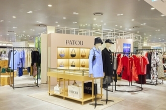 【大阪府大阪市】新作秋冬コレクションも登場！「パトゥ」が阪急うめだ本店にショップをオープン