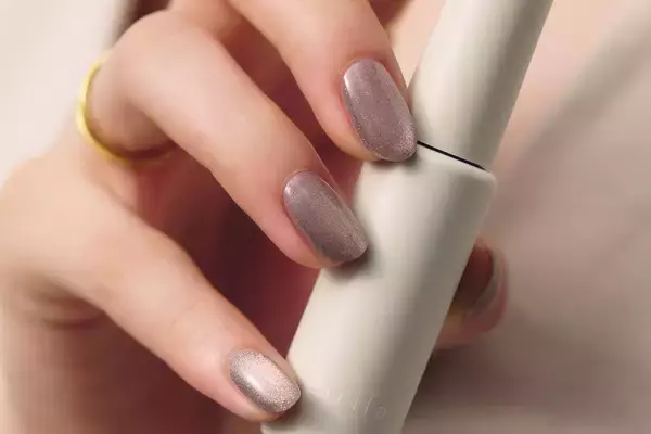 「cirila」から、超微細マグネット粒子を配合した新しいカラージェルが登場！