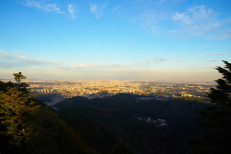 【東京都八王子市】絶景でのBBQ＆ビアガーデンを楽しもう。「秋の高尾山BBQマウント＆ビアビュッフェ」