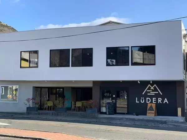 「【神奈川県箱根町】ハイカロリータワーバーガーも！Cafe＆Dining LüDERA、3周年キャンペーン開催」の画像