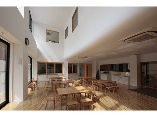 オトナだって楽しく通いたい カフェ併設のオシャレでユニークな保育園が武蔵小杉に新たに誕生 16年4月4日 エキサイトニュース オトナだって楽しく通いたい カフェ併設のオシャレでユニークな保育園が武蔵小杉に新たに誕生 16年4月4日 エキサイトニュース