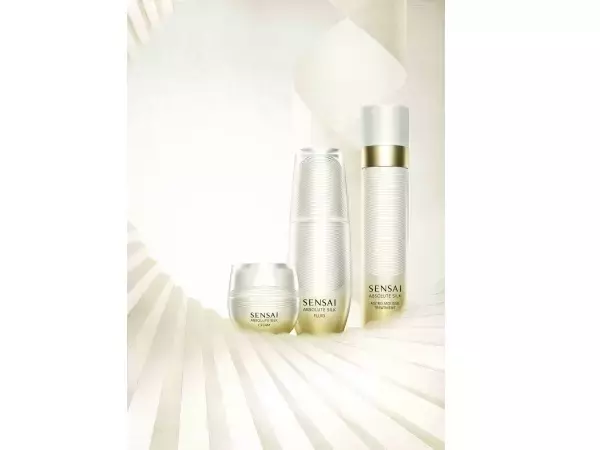 「欧州で人気の日本ブランド「SENSAI」が待望の国内販売開始」の画像