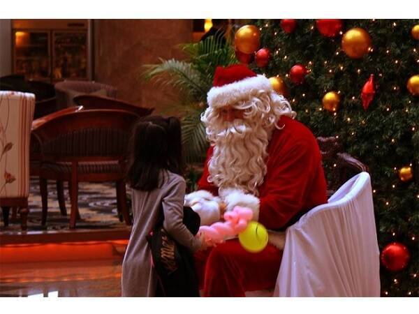 サンタが部屋にプレゼントをお届け 今年のクリスマスは沖縄のホテルで 19年11月15日 エキサイトニュース