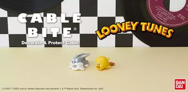 バッグス・バニー＆トゥイーティーがスマホにパクッ！「CABLE BITE」の 