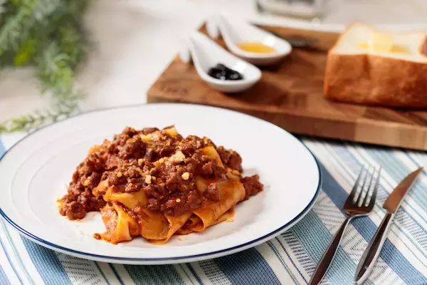 新宿チッチのランチがリニューアル！新感覚グルメ“生ラザニア”はいかが？