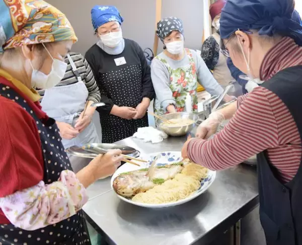 「ブルーメの丘」で日野町の伝統料理“鯛そうめん”の販売イベントが開催！