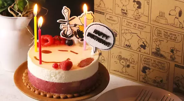 「“おうちバースデー”に！スヌーピーの誕生日ケーキが数量限定で新発売」の画像