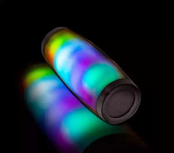 多彩に変わる光でシーンを盛り上げる！イルミネーション搭載スピーカー登場