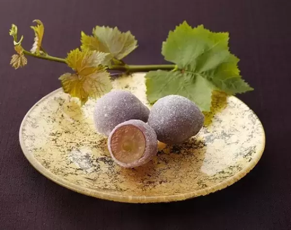 岡山県産ぶどう“紫苑”を使用した果実菓子『陸乃宝珠 紫苑』が販売中