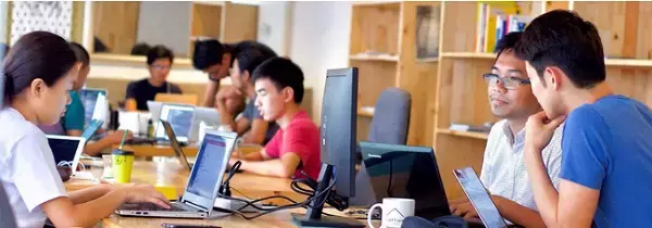 「英語で学ぶオンラインプログラミングスクール」大学生・社会人向けコースがスタート