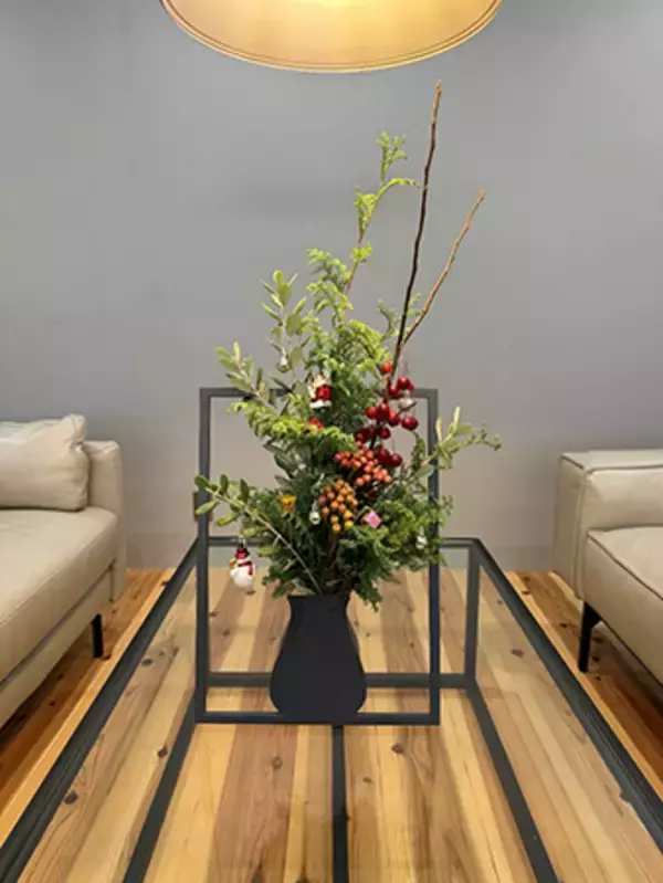 一輪の花でも名画に！絵になる花瓶『kaki “A-3”』のプレゼントキャンペーン実施中