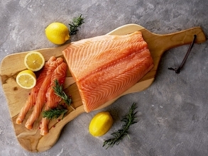 【東京都千代田区】水揚げされたばかりの生サーモンのみ使用。salmon atelier Hus、日比谷OKUROJIにOPEN