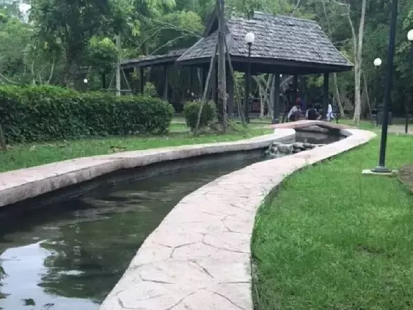 「チェンマイ・足湯ができてワンデートリップに最高なサンカンぺーン温泉」の画像