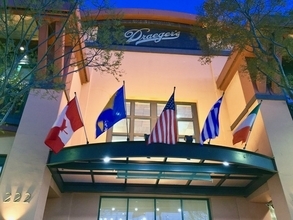 2階は必見高級スーパー「ドレイガーズ」老舗ってこういうお店かも