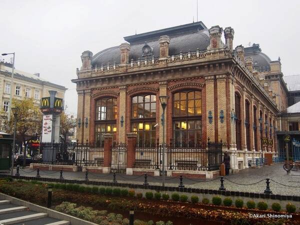 これは豪華すぎる ブダペスト西駅の 世界一美しいマクドナルド 17年3月31日 エキサイトニュース