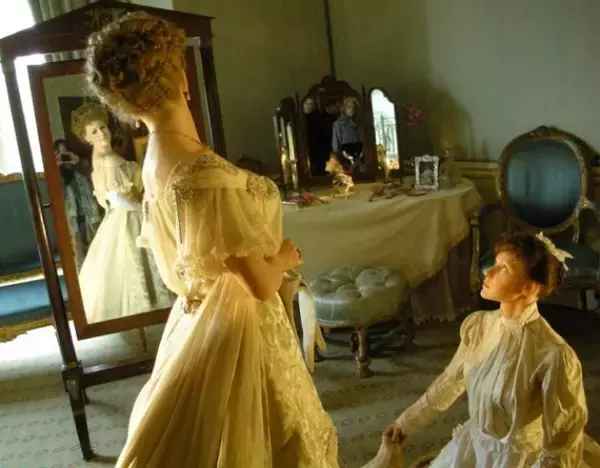 「中世の古城がアミューズメント・パークに再生！「ウォリック城」」の画像