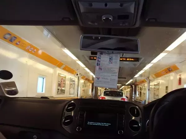 「車ごと乗れる列車「ル・シャトル」 英国から欧州大陸へドライブ旅行！」の画像