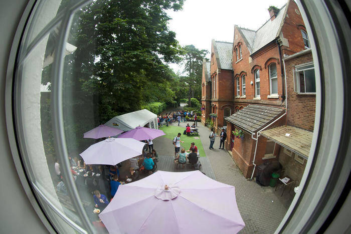 カウンセラーによるKINGSボーンマス校の特徴とボーンマスの町並みの特徴！