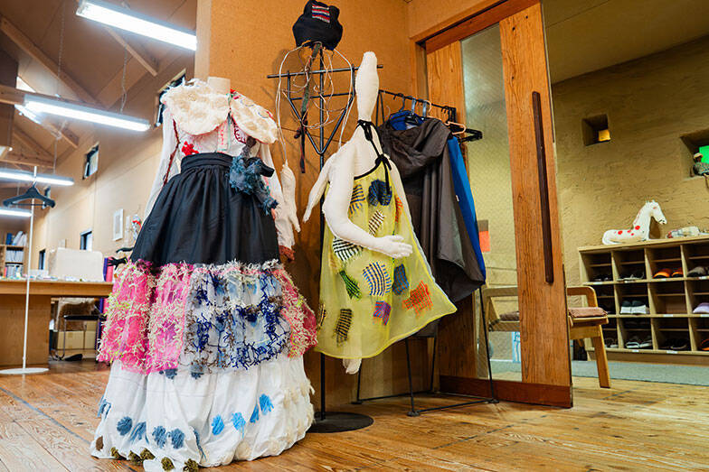 知的障がい者支援施設の中にある大人気の森のレストラン、常連「マニュアル的じゃないのがいい」。地域共生で福祉の常識変える鹿児島「しょうぶ学園」が素敵すぎる