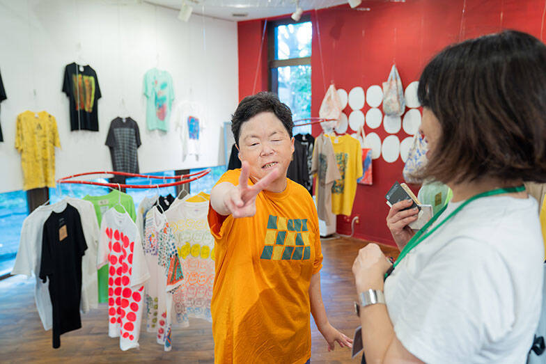 知的障がい者支援施設の中にある大人気の森のレストラン、常連「マニュアル的じゃないのがいい」。地域共生で福祉の常識変える鹿児島「しょうぶ学園」が素敵すぎる