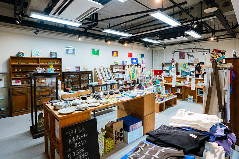 知的障がい者支援施設の中にある大人気の森のレストラン、常連「マニュアル的じゃないのがいい」。地域共生で福祉の常識変える鹿児島「しょうぶ学園」が素敵すぎる