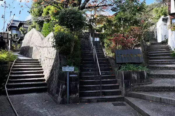 「「ひろしま国際建築祭2025」初開催で20万人が熱狂。尾道・福山で巡る安藤忠雄、坂 茂ら建築界レジェンドの展示の数々【建築ライターがレポート】」の画像